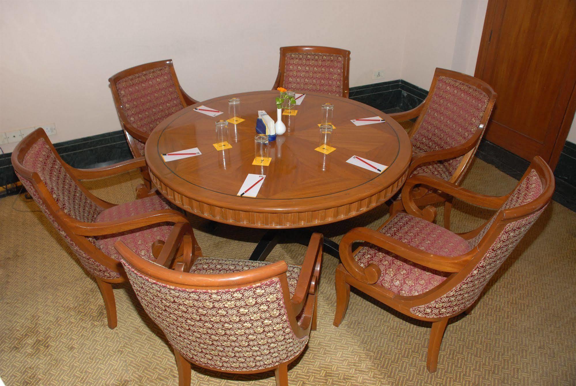 होटल The Cama - A Sabarmati Riverfront 4*